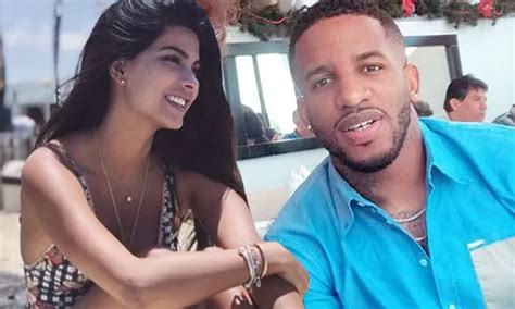 Jefferson Farfán no oficializará su relación con Ivana Yturbe