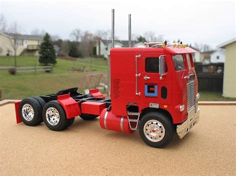 I M Liking Trucks Round Llc Release Of Amt White Freightliner Dual