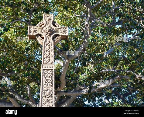 Carved Tree Cross High Resolution Stock Photography And Images Alamy