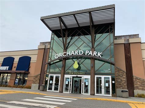 Anti-mask protest held at Kelowna mall | iNFOnews | Thompson-Okanagan's