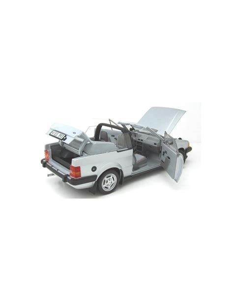 Voiture Miniature Ford Escort Xr3i Cabrio 1984 Silver 118 4993 Sunstar