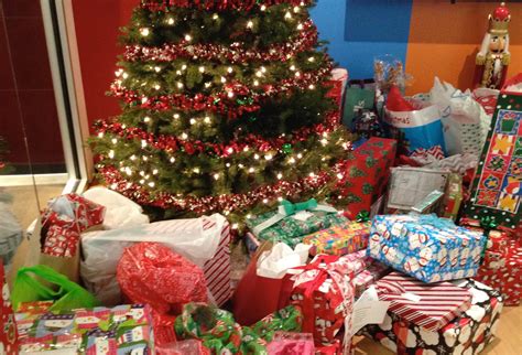 Every goddamn day: 11/02/25: Flashback 1987: Wrap session — pros prep pretty parcels