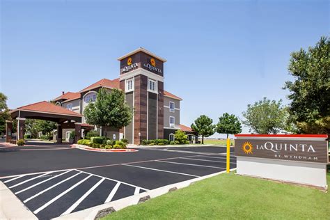 La Quinta Inn & Suites by Wyndham Lubbock North | Lubbock, TX Hotels