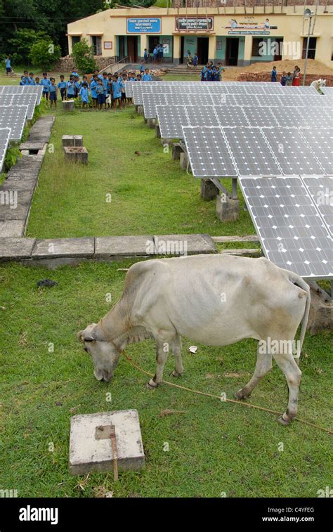 Solar power india school hi-res stock photography and images - Alamy