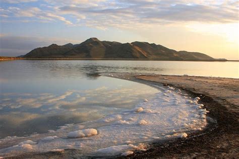 Subir Correspondiente a Él lago de agua salada mas grande del mundo