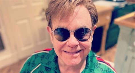 Elton John Avvistato In Sedia A Rotelle Fan In Ansia Per Il Cantante