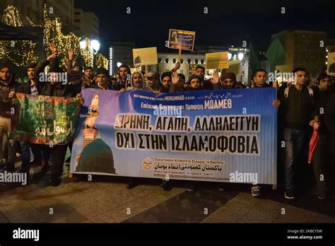 Des Membres De La Communaut Pakistanaise De Gr Ce Manifestent Le