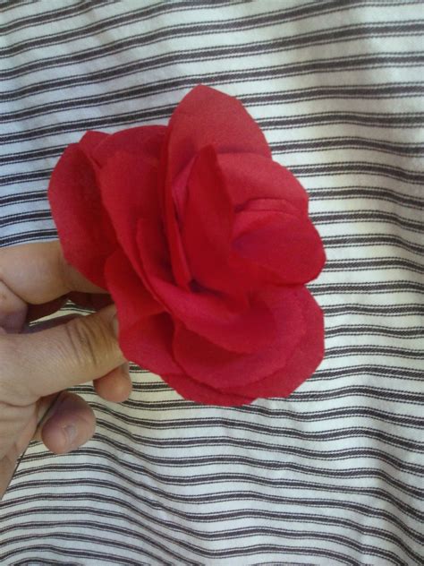 MyFriendsCallMeMacGyver: Napkin Rose tutorial