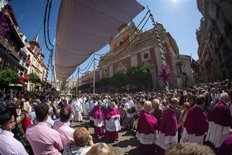 En Im Genes Una Ma Ana Radiante De Corpus Christi