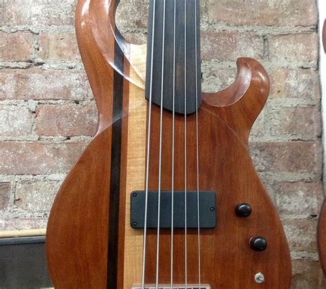 Bass of the Week: Esperanza Spalding’s South Paw Fretless 5-String – No ...