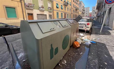 Livorno Arrivano I Cassonetti In Venezia Tempi E Dubbi Sulla Mini