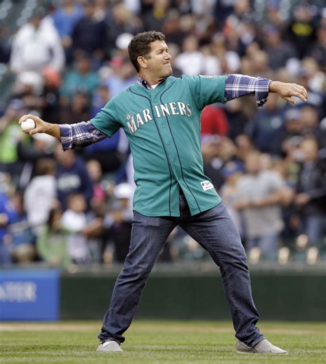 Mariners hire Edgar Martinez as hitting coach, reassign HoJo - Sports ...