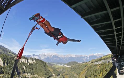 Bungee jumping of 192 meters at the Europabrücke (Europe Bridge), Innsbruck | Manawa