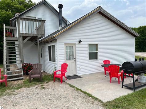 9499 S Nash Rd, Maple City, MI 49664 | MLS# 1913464
