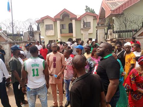 Breaking Youths Women Protest In Edo Apc Secretariat Demand Sack Of