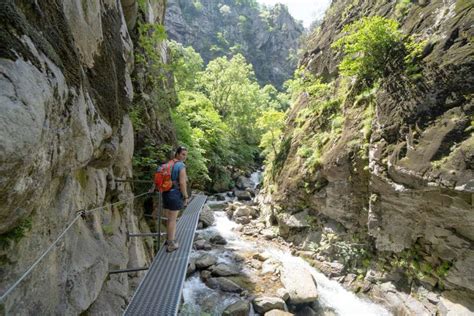 Pyrenäen Wanderreise katalanische Bergwelt Wandertouren Frankreich