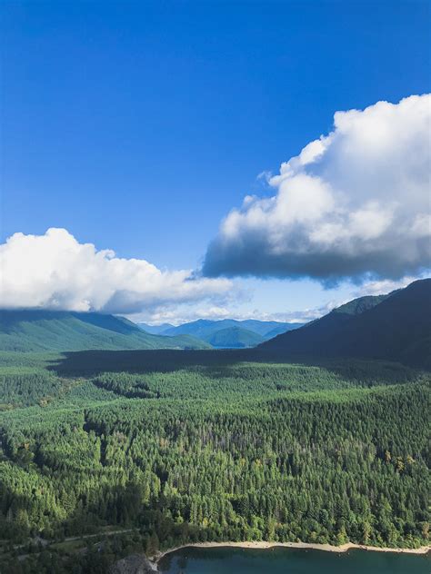 Washington - Rattlesnake Ledge Hike - Moderately Adventurous