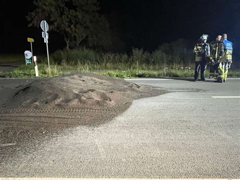 Unfall Fahrer Ignoriert Stra Ensperre Zwei Schwerverletzte Rehau