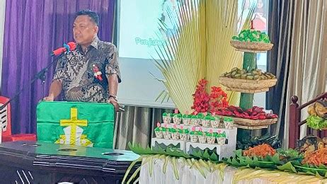 Olly Dondokambey Beri Hadiah Istimewa Di Hut Pertama Gmim El Roi