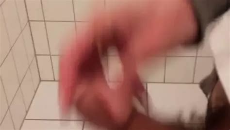 Im Schwimmbad Auf Dem Klo Abspritzen Gay Porn 54 XHamster