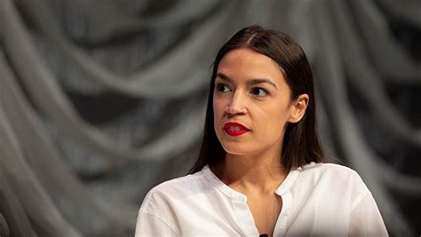 Alexandria Ocasio Cortez Plays Among Us To Urge Viewers To Vote In Upcoming Us Elections