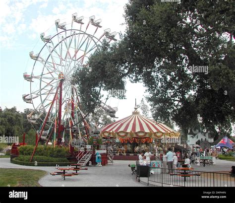 Neverland ranch zoo hi-res stock photography and images - Alamy