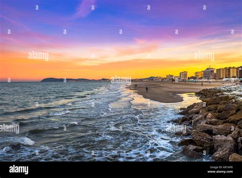 Rimini beach italy hi-res stock photography and images - Alamy