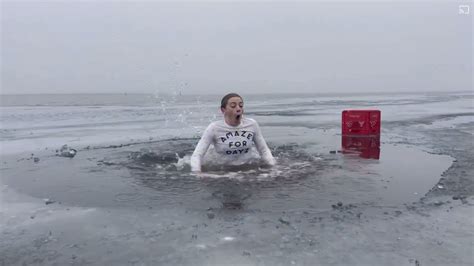 Perth Ont Polar Bear Plunge Raises 22 000 For Lanark County Charity