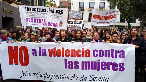 Fotos Manifestación con motivo del Día Internacional de la Eliminación