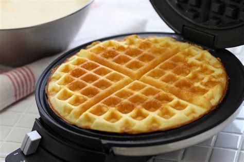 5 Best Ceramic Waffle Makers of 2023{Top 5 Picks!}-SimpleGreenMoms