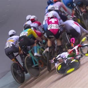 Mundiales de ciclismo en pista Al suelo nada más empezar Dura caída