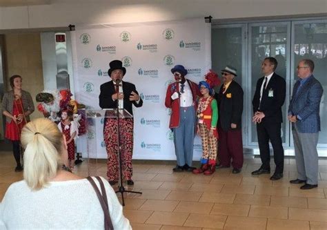 Airports Are Using Circus Clowns Miniature Ponies And Musicians To