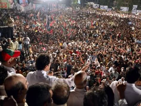 Imran Khan Pakistan Tehreek E Insaf Jalsa Wallpaper Photos Pakistan Videos And Photos