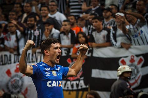 Gol De Arrascaeta Na Final Entre Corinthians E Cruzeiro Eleito O Mais