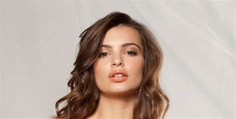 Emily Ratajkowski Height Weight Body Measurements Bra Size And Shoe Size