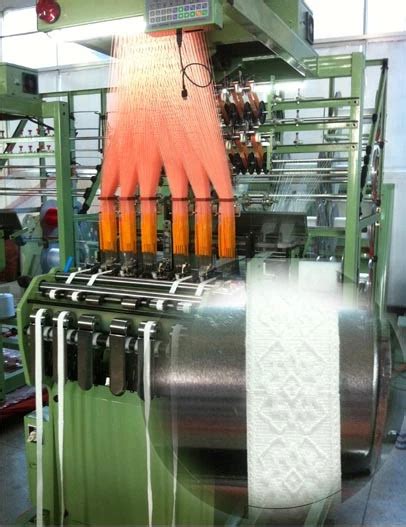 Buy Automatic Crimped Wire Mesh Weaving Machine From Quanzhou Hi Power