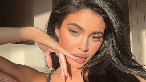 Kylie Jenner shfaqet hot me bikini në rrjetet sociale Gazeta Shqip