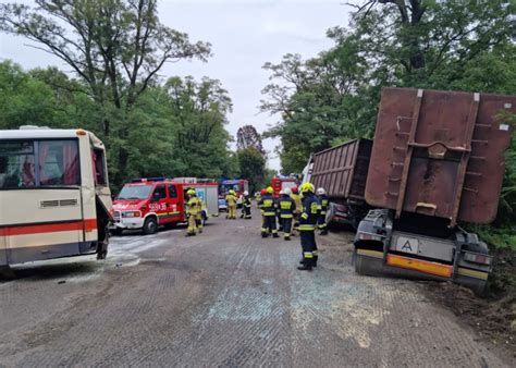 Wypadek Autobusu Szkolnego Na Dw Ranne Dzieci Radio D