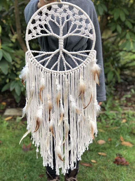 Tree Of Life Dreamcatcher In 2020 Macrame Art Macrame Wall Art