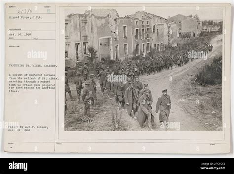 Une colonne de soldats allemands capturés de la St Mihiel Saillant a