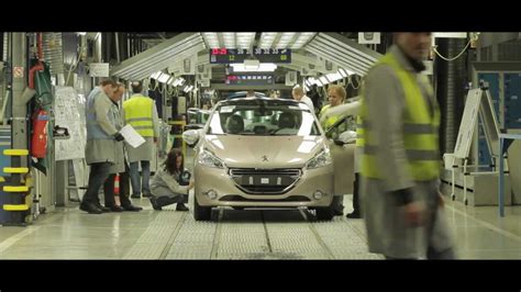 PSA Peugeot Citroën lance la production de la Peugeot 208 à Poissy