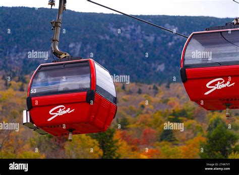 Fall foliage in Stowe, Vermont Stock Photo - Alamy