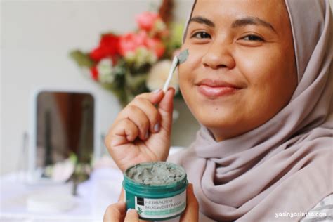 Review Masker Scarlett Herbalism Mugwort Dan Soothing Hydrating Mask