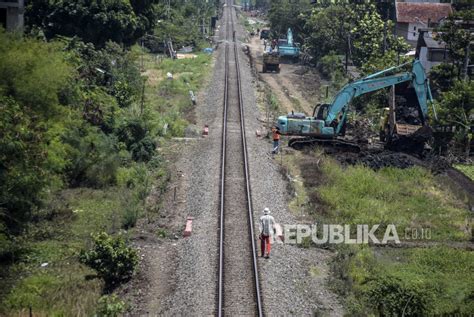 Proyek Jalur Ganda Kereta Api Kiaracondong Cicalengka Republika Online