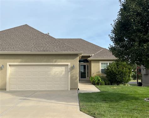 How to Find St. Louis Estate Sales Near Me | Brown Button