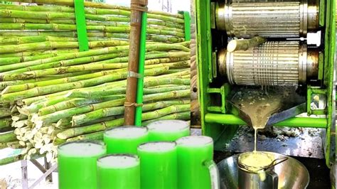 Sugarcane Juice Vendor With Itinerant Traditional Machine Sugarcane