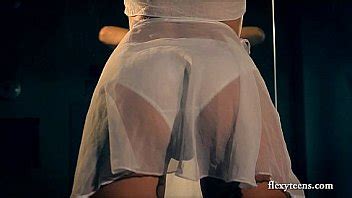 Flexible Lena Shows Nude Gymnastics XNXX