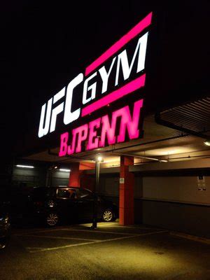 UFC GYM HONOLULU Updated August 2024 362 Photos 396 Reviews 805