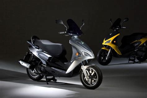 BENELLI Velvet Touring caractéristiques techniques des scooters