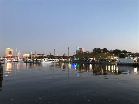 View Of Federal Hill Park At Dusk From West Shore Promenad Flickr